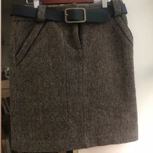 British Khaki tweed skirt with belt
